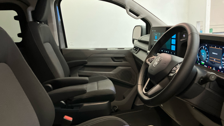 Volkswagen Transporter T32 Lwb Electric 160kW 65kWh Commerce Pro Kombi Van Auto